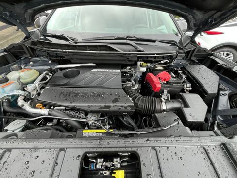 Used 2025 Nissan Rogue SV FWD image 34