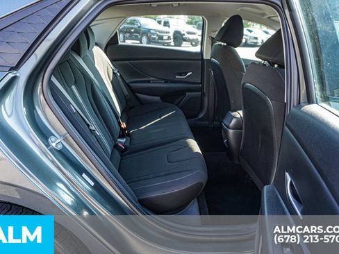 Used 2024 Hyundai Elantra SEL FWD image 21