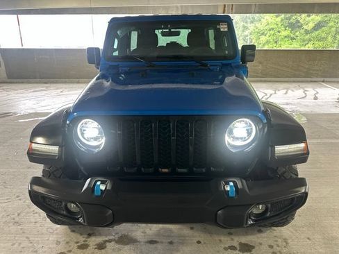 Used 2023 Jeep Wrangler Unlimited w/ Cold Weather Group AWD/4WD image 9