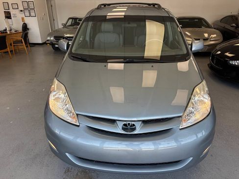 Used 2008 Toyota Sienna XLE FWD image 7