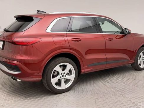 Used 2025 Audi Q5 Premium Plus w/ Premium Plus AWD/4WD image 2