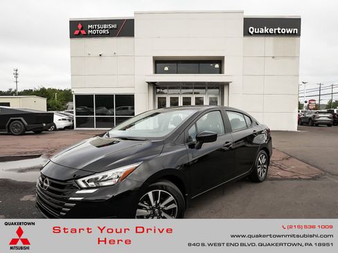 Used 2025 Nissan Versa SV w/ Trunk Package FWD image 1