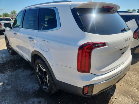 Used 2023 Kia Telluride S AWD/4WD image 6