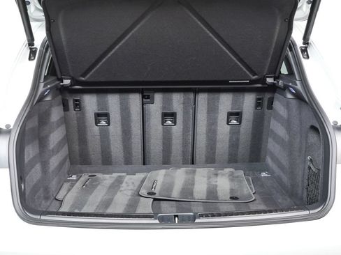 Certified 2023 Porsche Macan S AWD/4WD image 36