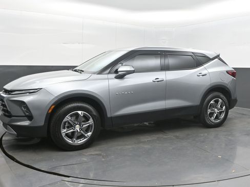 Used 2023 Chevrolet Blazer LT FWD image 5