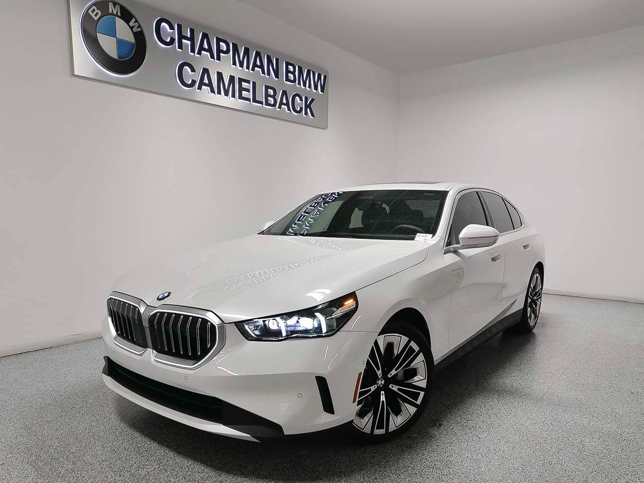 Used 2026 BMW 530i w/ Premium Package RWD image 1