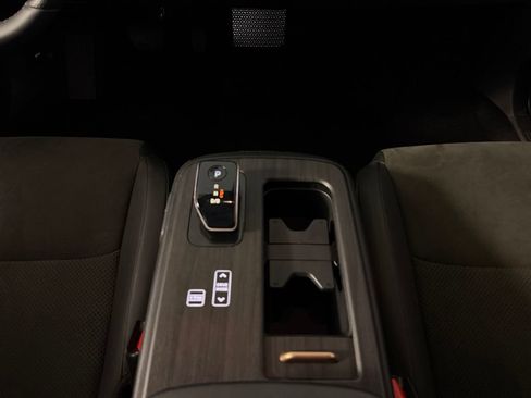 Used 2024 Nissan Ariya FWD image 20
