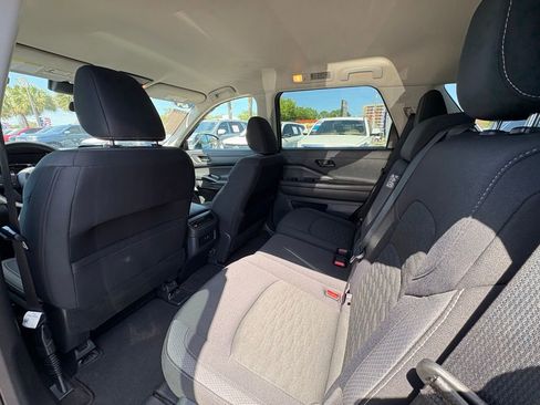 Used 2024 Nissan Pathfinder SV AWD/4WD image 15