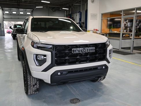 New 2026 GMC Canyon Elevation w/ Convenience Package image 3