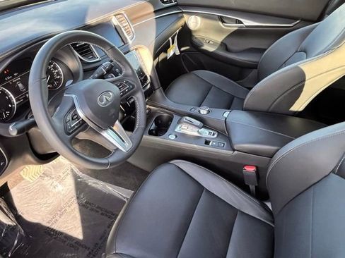 Certified 2025 INFINITI QX50 Luxe image 13