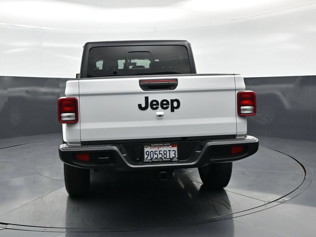 Used 2023 Jeep Gladiator Sport AWD/4WD image 20