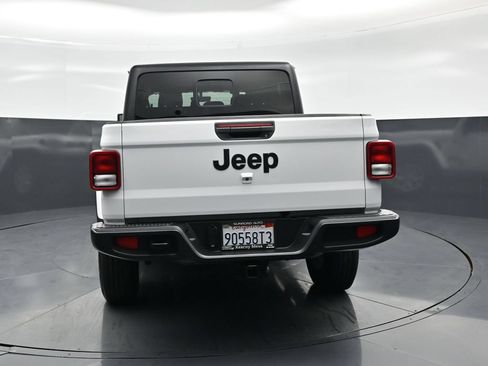 Used 2023 Jeep Gladiator Sport AWD/4WD image 20