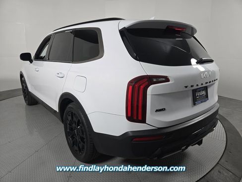 Used 2022 Kia Telluride SX w/ SX Prestige Package image 4