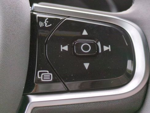 New 2026 Volvo XC90 B6 Plus w/ Protection Package Premier image 25