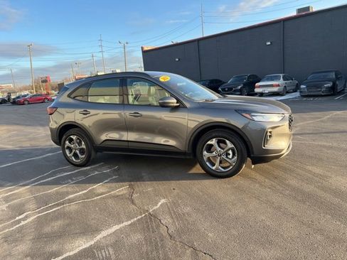 Used 2025 Ford Escape ST-Line Select image 3