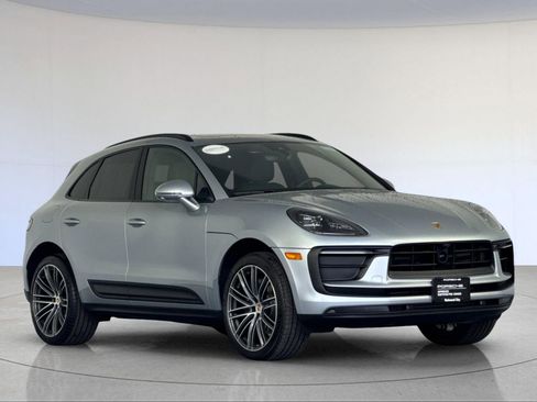 Used 2026 Porsche Macan AWD/4WD image 10