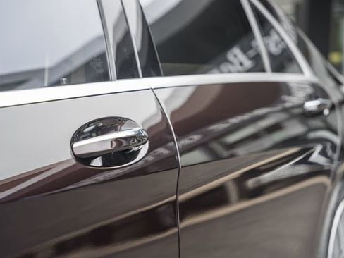 Used 2018 Mercedes-Benz S 560 4MATIC Sedan image 16