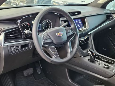 New 2025 Cadillac XT5 Premium Luxury image 10