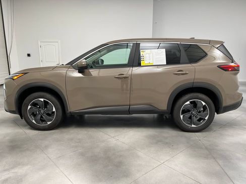 Used 2025 Nissan Rogue SV AWD/4WD image 5