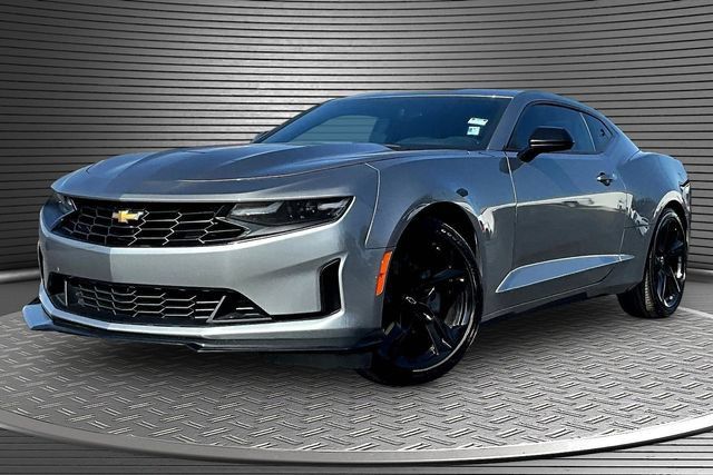 Used 2023 Chevrolet Camaro LT RWD image 1