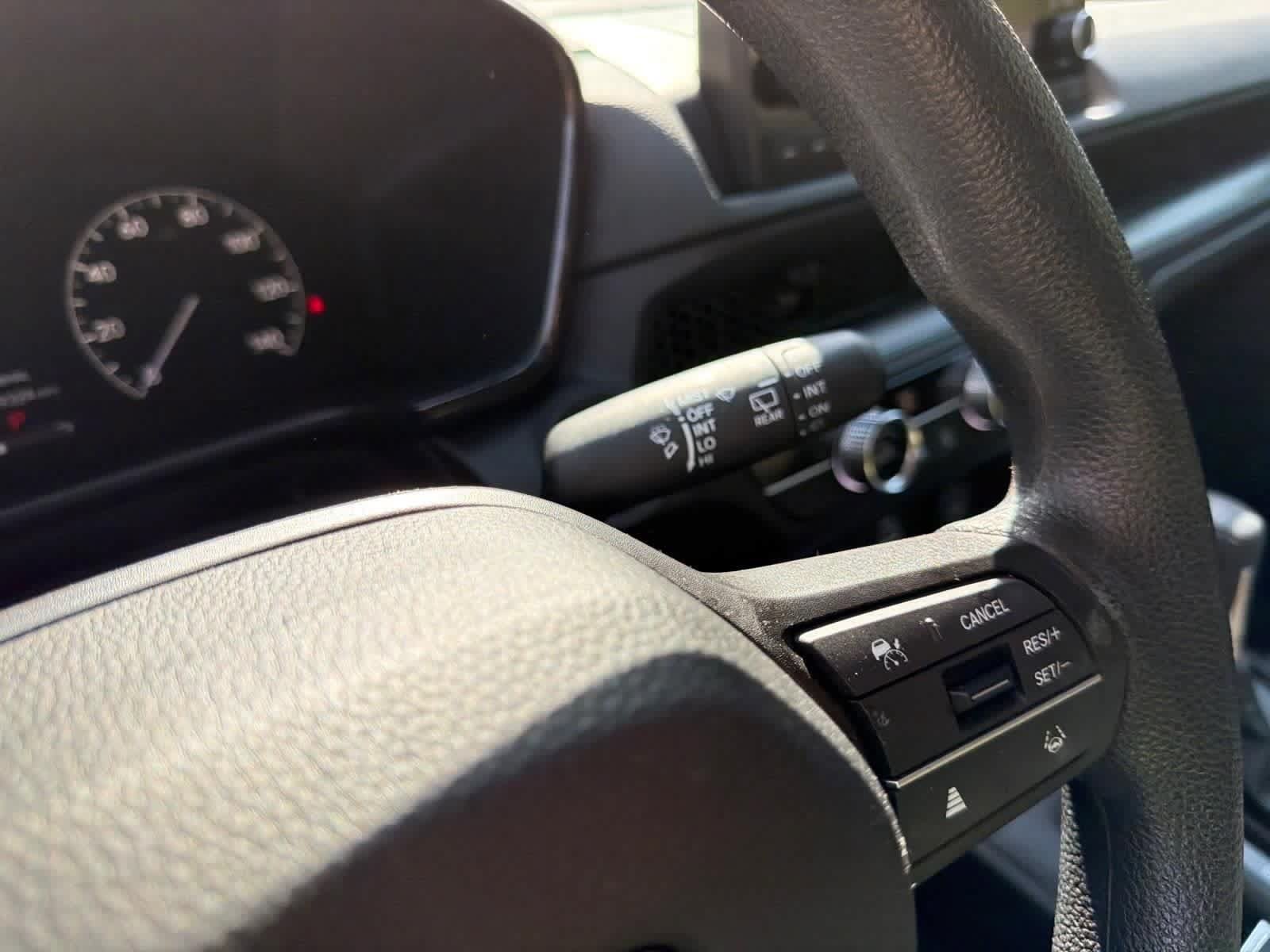Used 2025 Honda CR-V LX image 18
