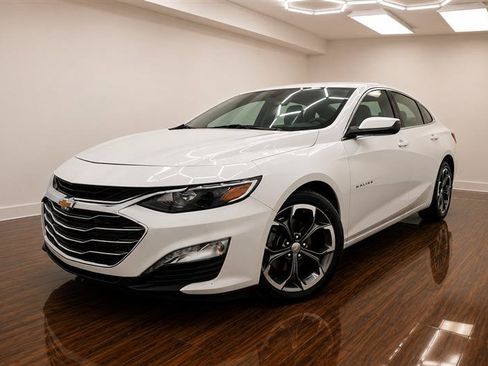 Used 2021 Chevrolet Malibu LT FWD image 34