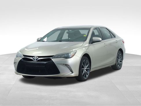 Used 2016 Toyota Camry XSE image 8