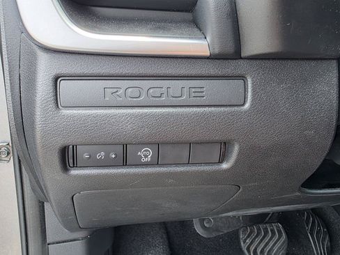 Used 2023 Nissan Rogue S FWD image 22