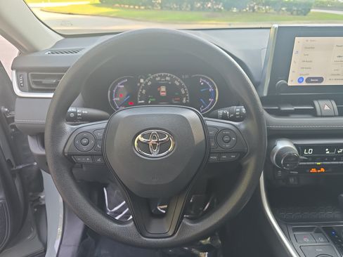 Used 2023 Toyota RAV4 XLE AWD/4WD image 15