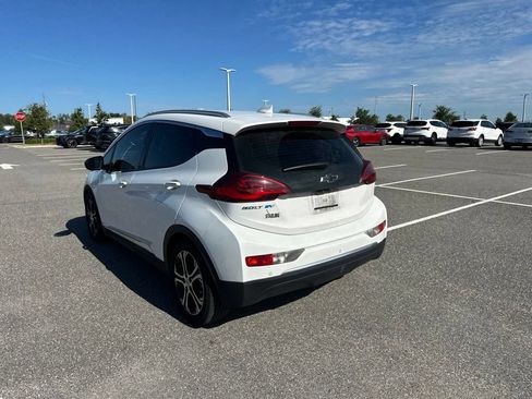Used 2020 Chevrolet Bolt Premier w/ Infotainment Package FWD image 8