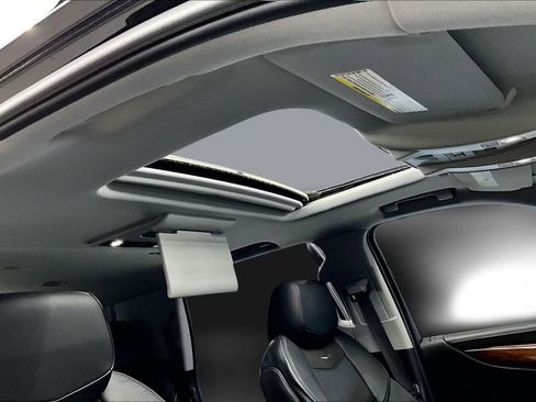 Used 2016 Cadillac Escalade Luxury image 29