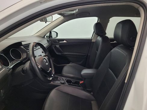 Used 2020 Volkswagen Tiguan SE AWD/4WD image 17