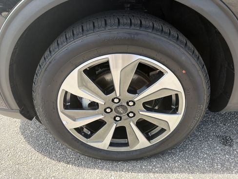 Used 2025 Ford Escape Platinum AWD/4WD image 20