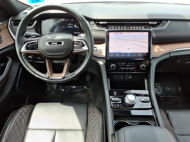 Used 2024 Jeep Grand Cherokee Summit w/ Adv Protech Group IV AWD/4WD image 17