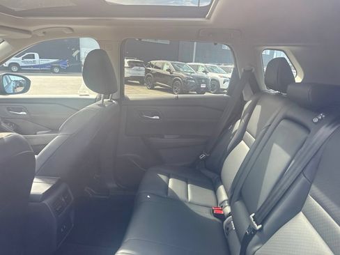 Certified 2025 Nissan Rogue SV w/ SV Premium Package AWD/4WD image 28