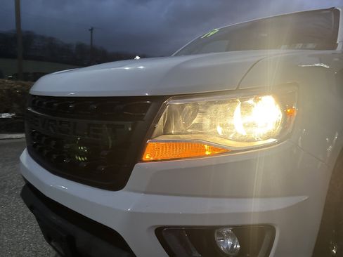 Used 2019 Chevrolet Colorado LT w/ Colorado RST Special Edition image 10