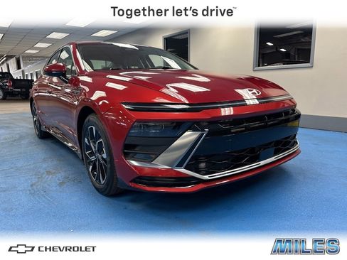 Used 2025 Hyundai Sonata SEL image 1