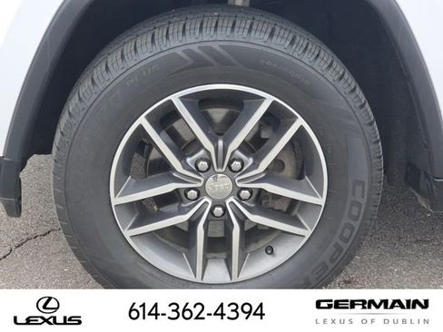 Used 2018 Jeep Grand Cherokee Limited w/ Trailer Tow Group IV image 13