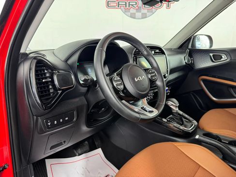 Used 2025 Kia Soul EX FWD image 10