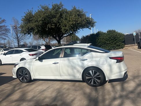 Used 2021 Nissan Altima 2.5 SV image 6
