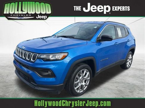 Used 2022 Jeep Compass Latitude AWD/4WD image 1