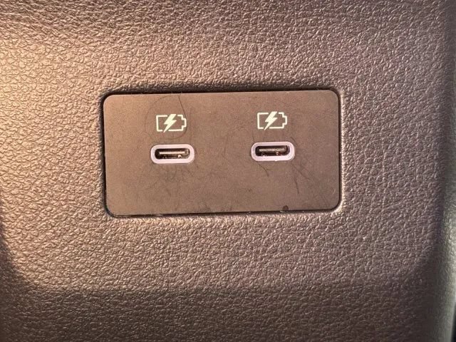 Certified 2025 Nissan Kicks SR FWD image 19