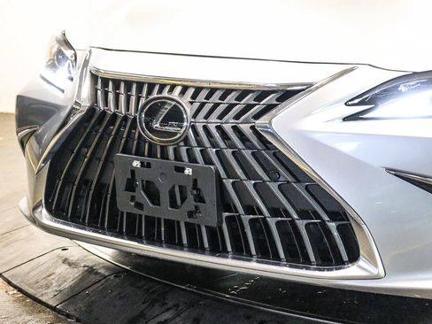 Used 2024 Lexus ES 300h w/ Premium Package FWD image 7
