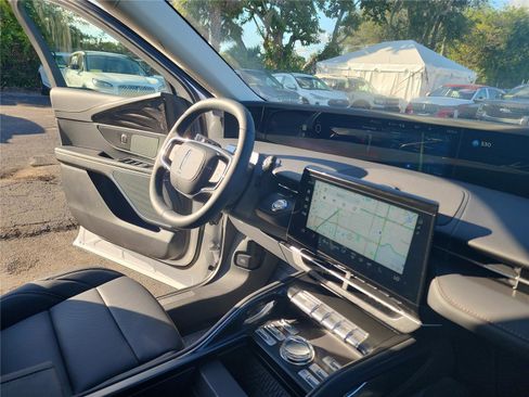 New 2026 Lincoln Nautilus Premier image 28