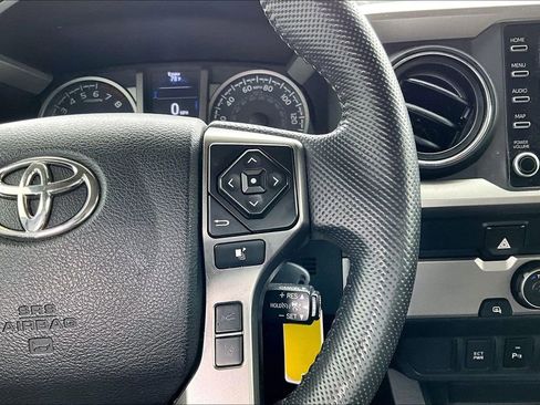 Used 2021 Toyota Tacoma SR5 RWD image 18