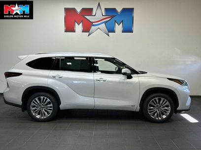 New 2026 Toyota Highlander Platinum