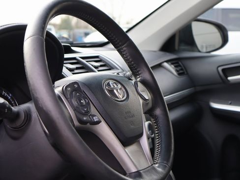 Used 2013 Toyota Camry SE image 24