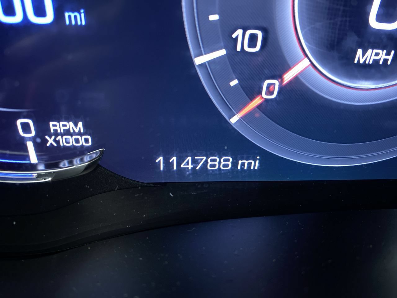 Certified 2018 Cadillac Escalade Premium Luxury AWD/4WD image 4