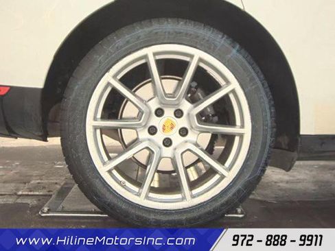 Used 2018 Porsche Macan image 17