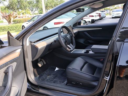 Used 2023 Tesla Model 3 Standard Range RWD image 28